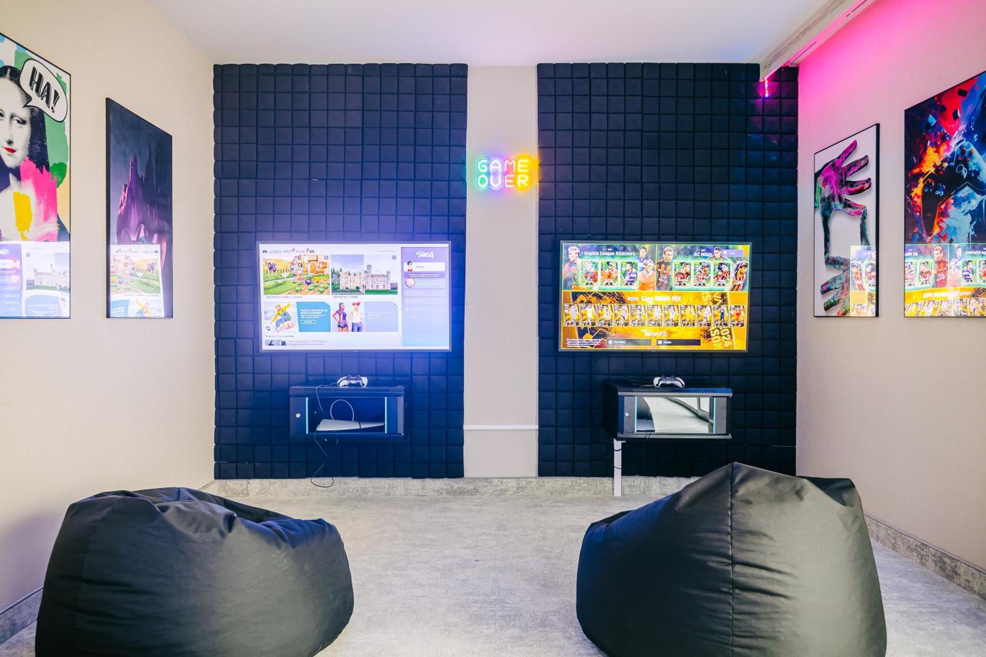 Platinum Mountain Hotel&Spa Шклярська Поремба Екстер'єр фото The gaming room at the YouTube Space LA